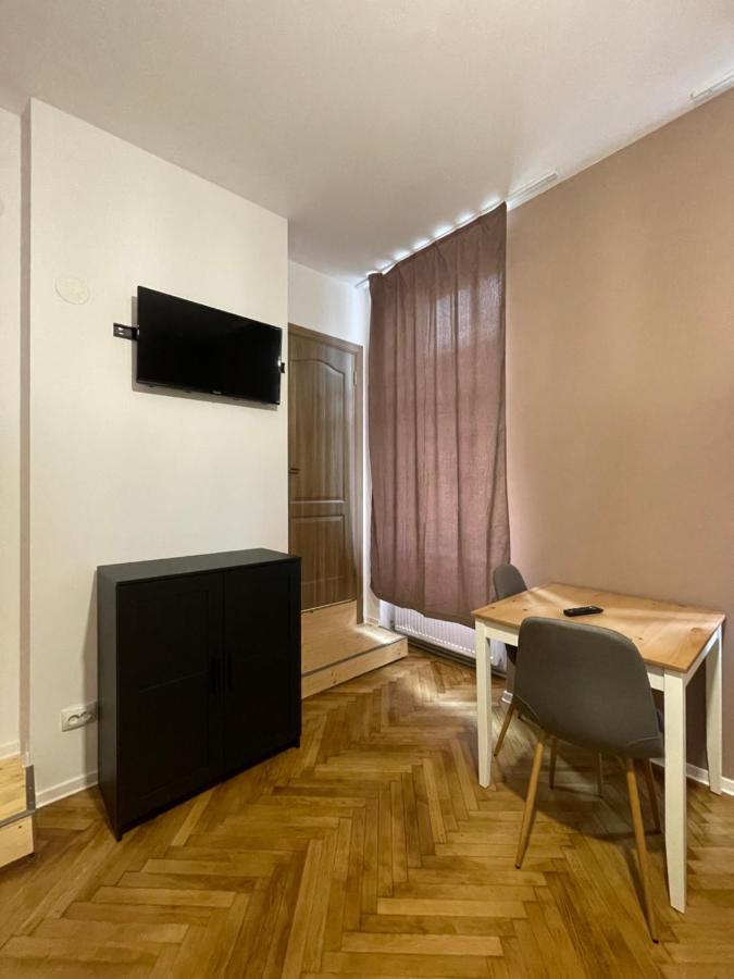 Schei Central Studios In The Heart Of Брашов Экстерьер фото