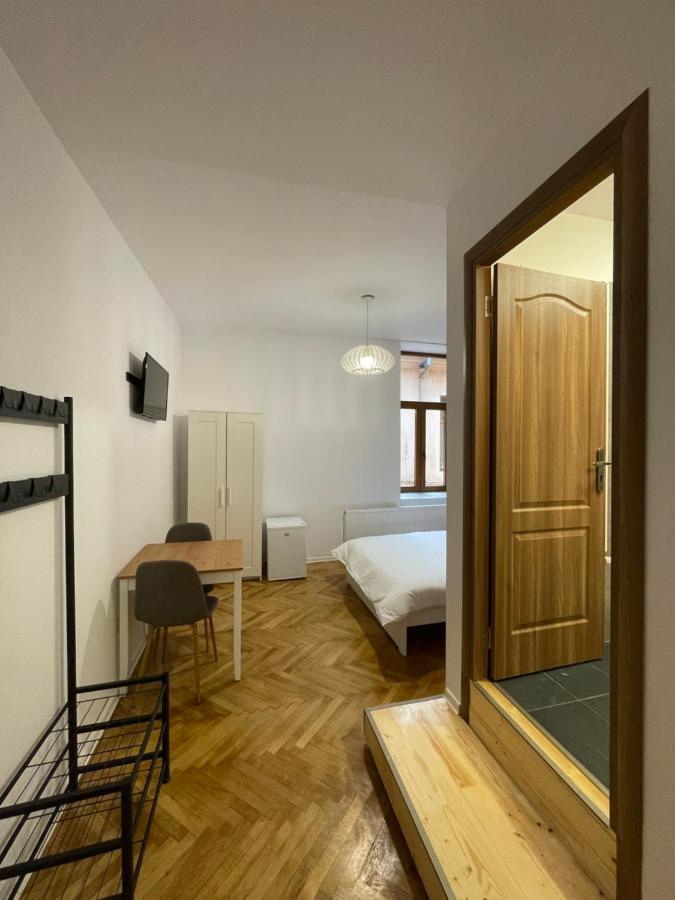 Schei Central Studios In The Heart Of Брашов Экстерьер фото