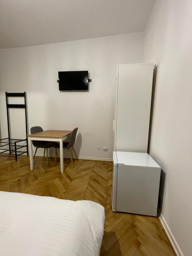 Schei Central Studios In The Heart Of Брашов Экстерьер фото